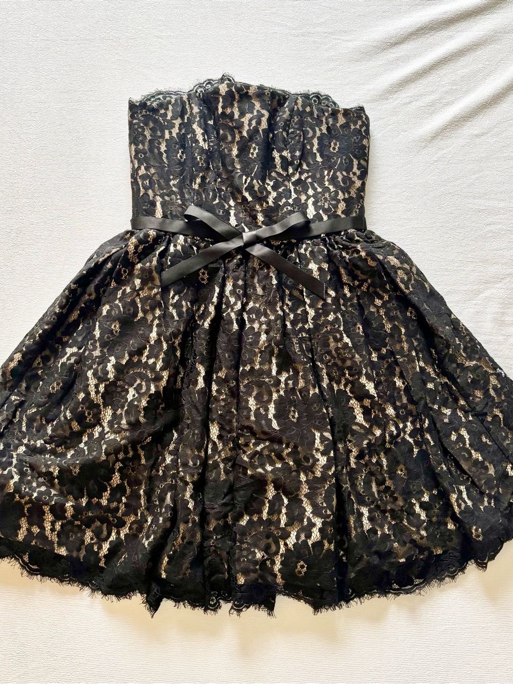 Neiman Marcus Black and Cream Strapless Lace Cocktail Dress